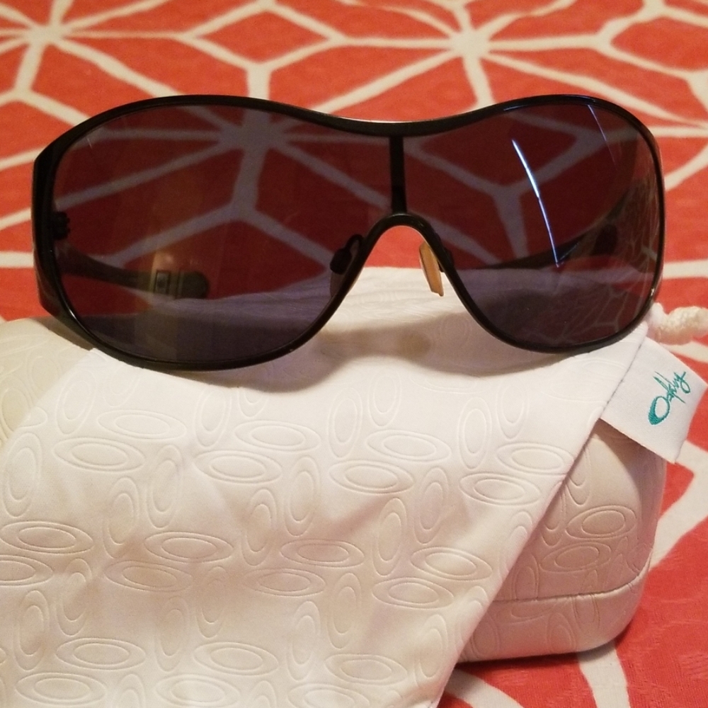 Oakley Breathless Sunglasses Black and Green